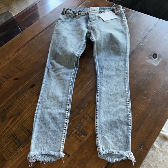 NWT— One Teaspoon Denim - Picture 2 of 12